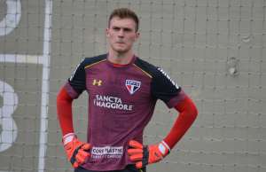 Terceiro goleiro do São Paulo, Lucas Perri estende contrato até 2022