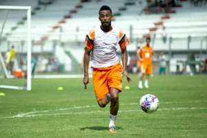 Renato Chaves minimiza concorrência no Flu após chegada de Luan Peres