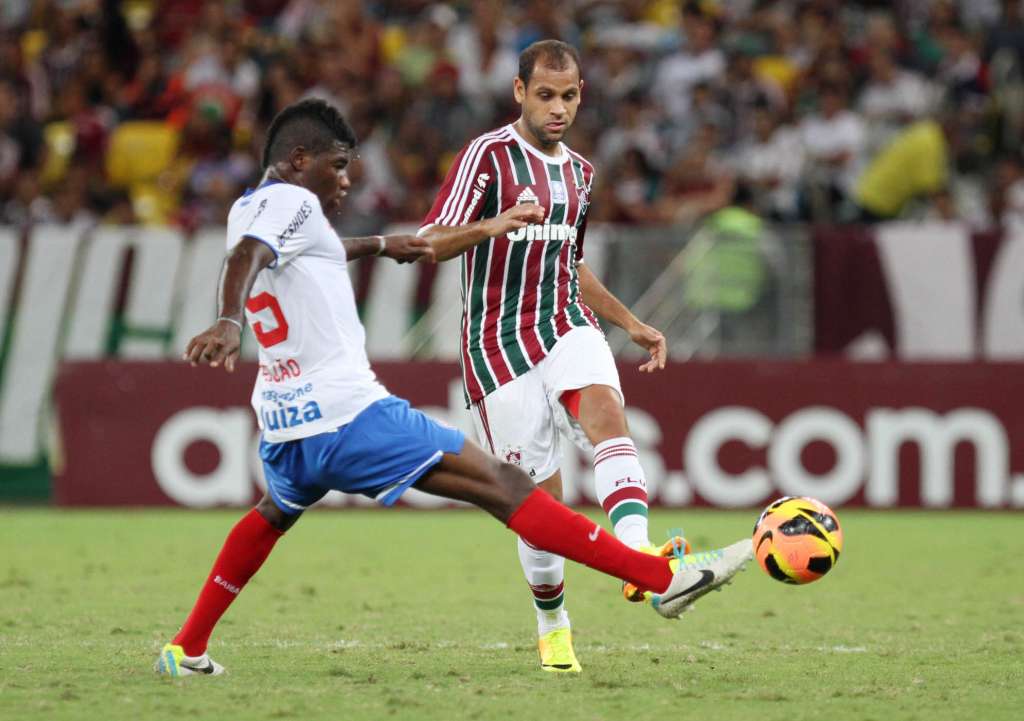 Na mira do Paysandu, o lateral Carlinhos viveu seu melhor momento com a camisa do Fluminense