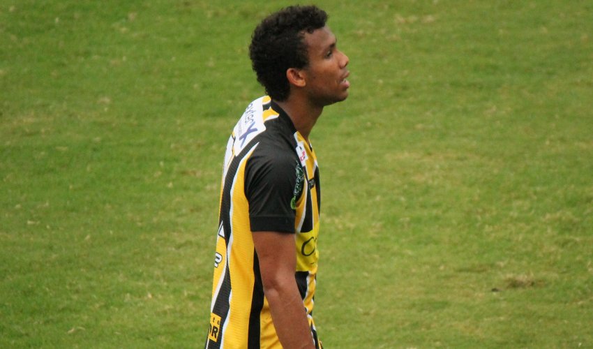 Série C: Herói da vitória do Volta Redonda desencanta e celebra 1º gol