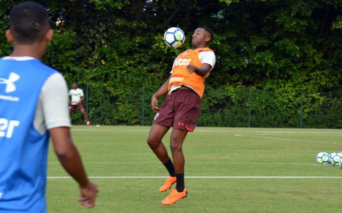 Com Gonzalo Carneiro, São Paulo treina de olho no Atlético-MG