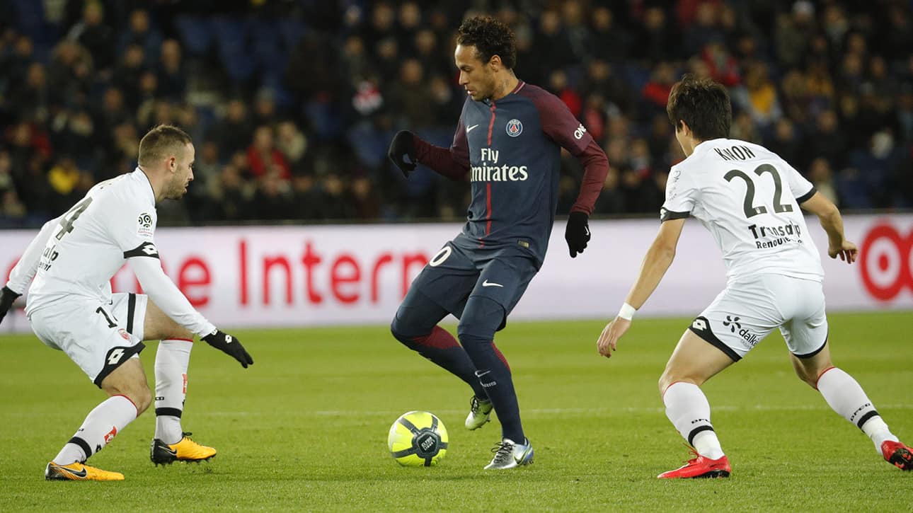 Emery espera Neymar no PSG até sábado, mas não confirma quando ele volta a jogar