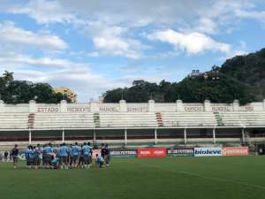 Por conta de tiroteio, Fluminense volta a treinar nas Laranjeiras após um ano e meio