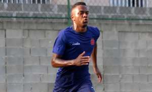 Após 11 meses, Kelvin celebra volta ao Vasco e admite: 'Pensei em parar de jogar'