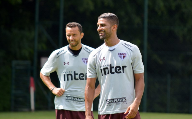 São Paulo propõe troca de Tréllez por volante do Cruzeiro