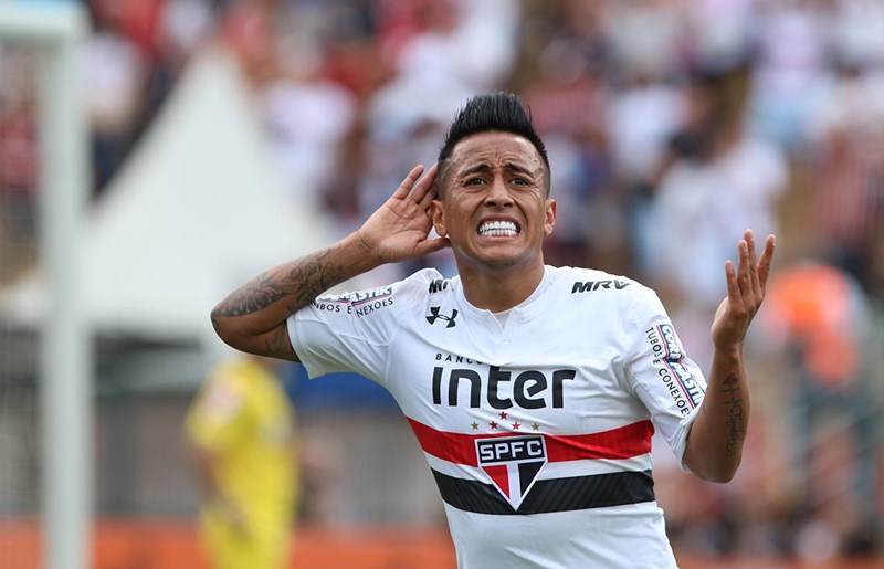 Sem chances com Aguirre, Cueva corre atrás de protagonismo perdido no São Paulo