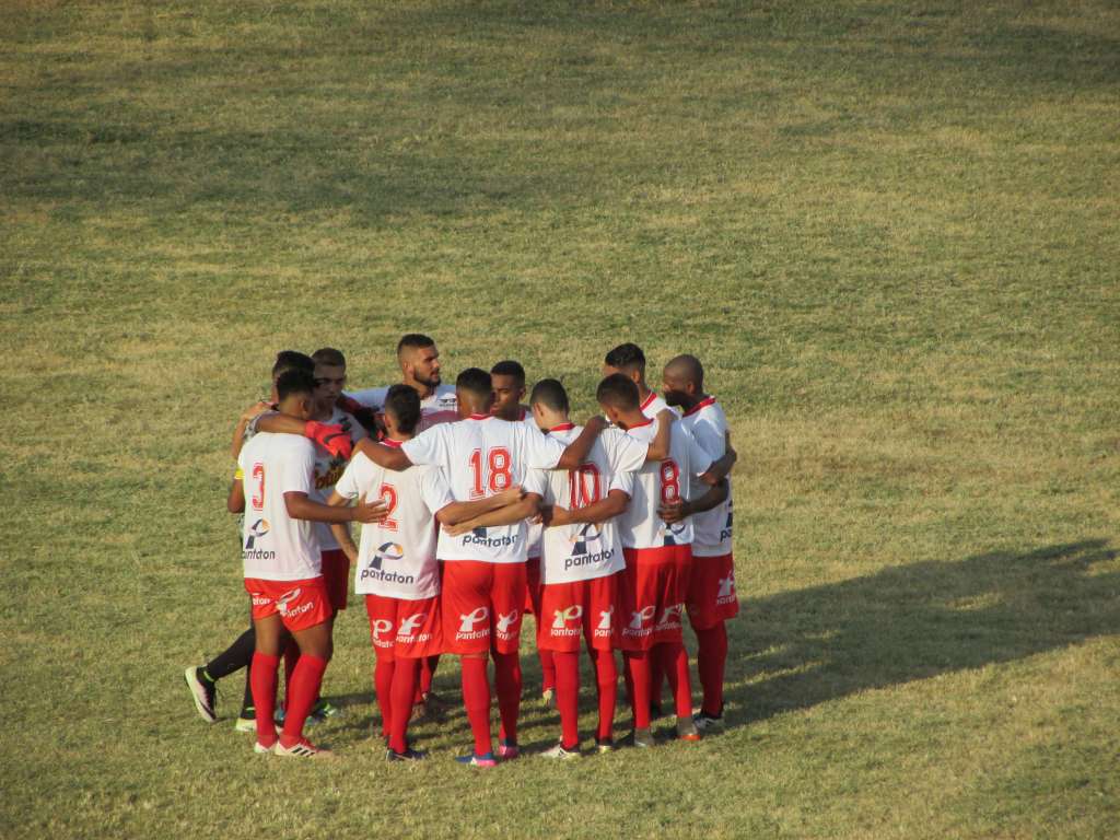 Na tabela, o Santo aparece na segunda colocação com sete pontos ganhos mesma pontuação da Internacional, de Bebedouro e o Rubro (Foto: Muller Merloto Silva)