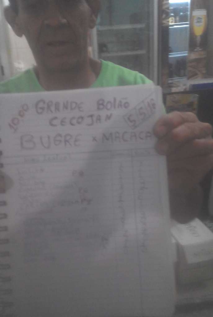 O comerciante Zé Carlos - arrendatário do bar - avisa que já abasteceu o estoque de cerveja