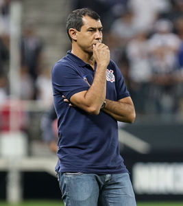 Carille avisa que fará até 6 mudanças no time, mas só definirá formação no sábado