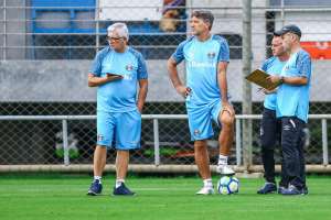 Renato despista sobre escalação do Grêmio e faz mistério para domingo