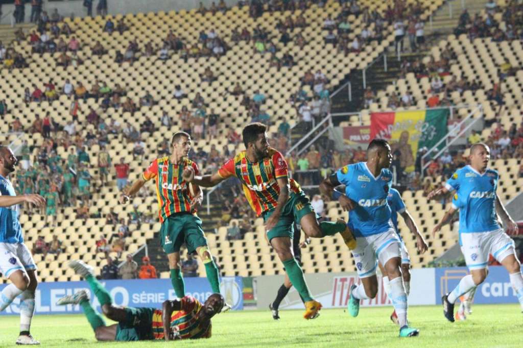 Sampaio Corrêa e Paysandu ficaram no 1 a 1 no Castelão (Foto: Lucas Almeida/L17 Comunicação)