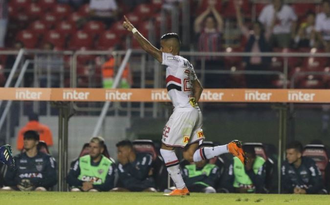 BRASILEIRÃO: Vasco goleia e dorme na vice-liderança; São Paulo empata com o Galo