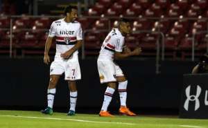 Aguirre vê jogo 'estranho' e faz elogios a Diego Souza e Cueva