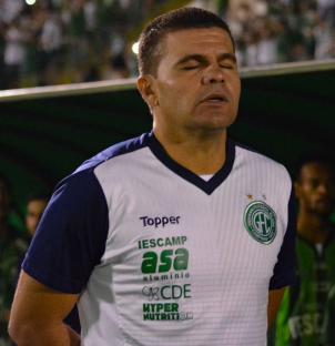 Louzer, outra vez, demorou para mexer