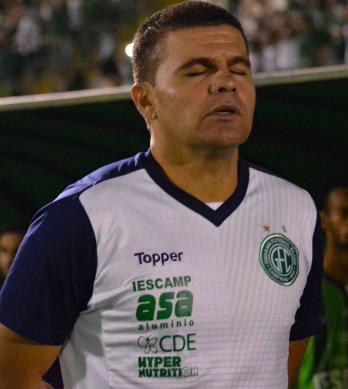 Umberto Louzer reconhece fraco futebol do Guarani e quer estancar o sangramento