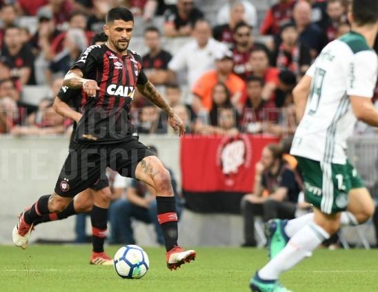 Palmeiras dá show na Arena da Baixada e Corinthians empata em Itaquera 2 0002050312098 img