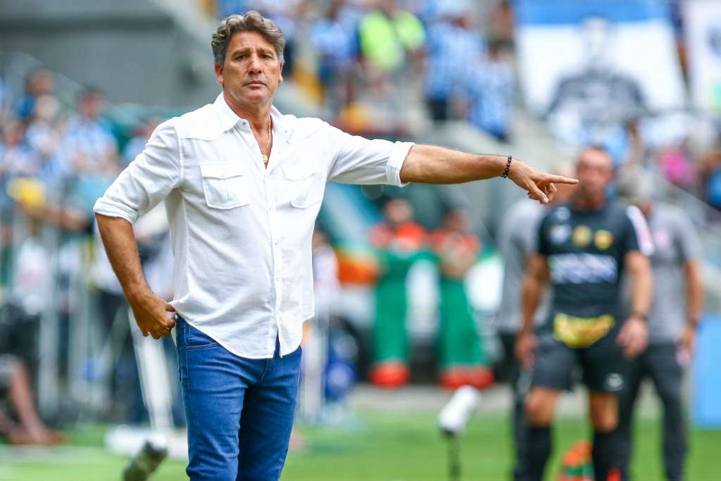 Renato contém euforia dos atletas do Grêmio, mas diz: 'Torcedor tem que tirar onda'