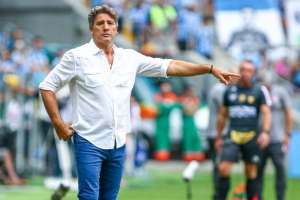 Renato contém euforia dos atletas do Grêmio, mas diz: 'Torcedor tem que tirar onda'