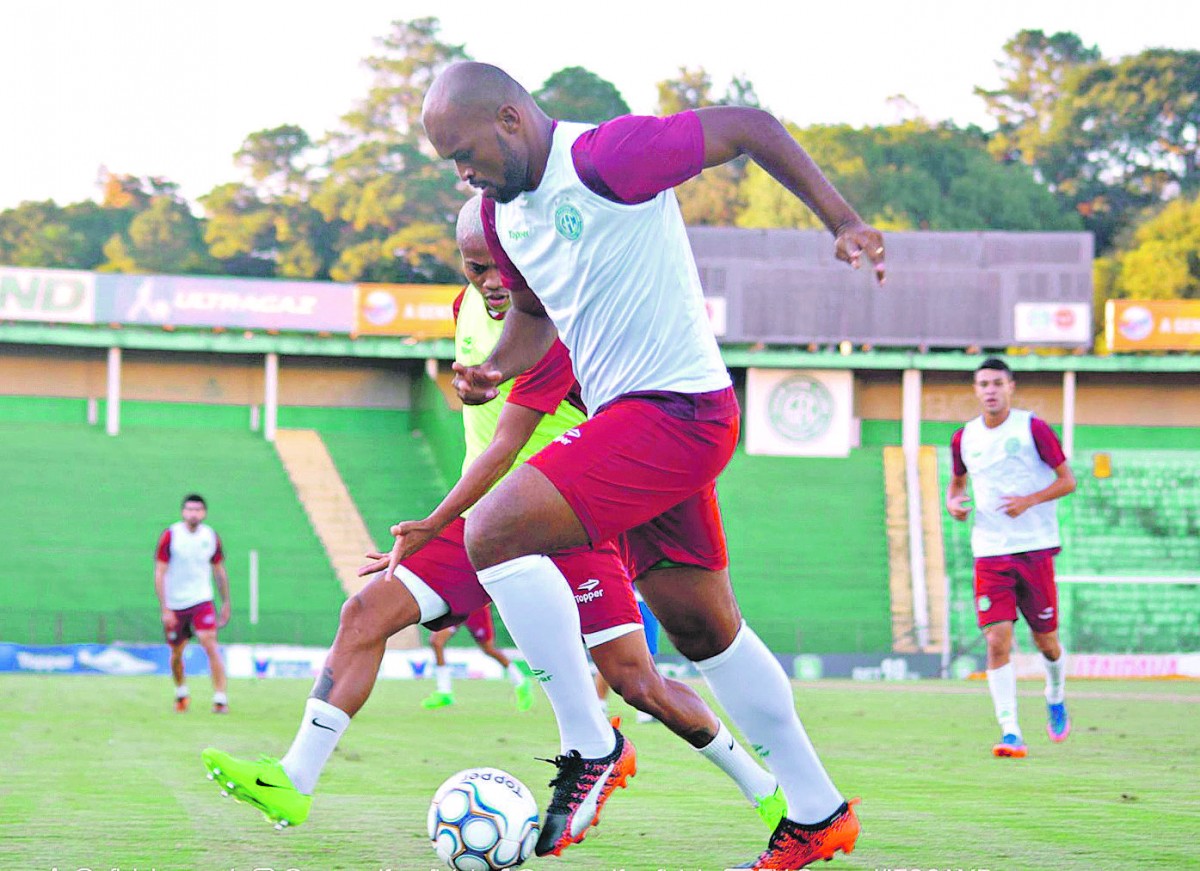 Série B: Guarani tem uma mudança para se recuperar da derrota no dérbi