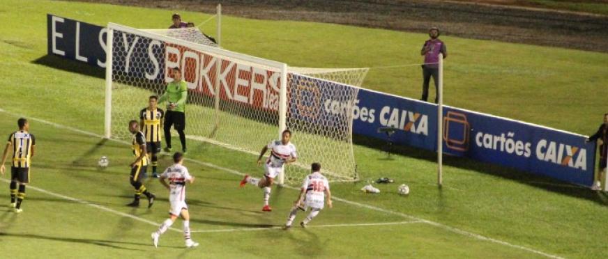 Felipe Augusto só completou na pequena área após cruzamento do lado direito. Foto: WSports