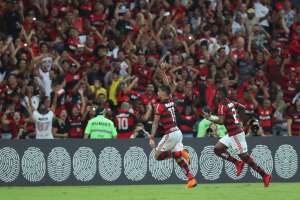 Líder do Brasileirão, Flamengo vai do protesto à euforia em três partidas