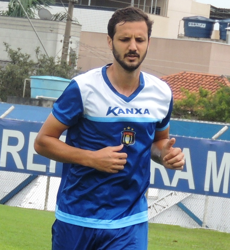 De contrato renovado, Magrão vê São Caetano forte na disputa da Copa Paulista