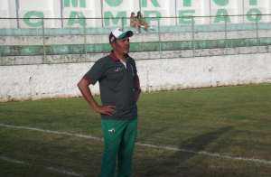 Série D: Após sondagem do Náutico, Evandro Guimarães garante foco no Flu de Feira