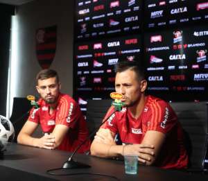 Diego Alves comemora sequência do Flamengo sem sofrer gols e exalta Barbieri