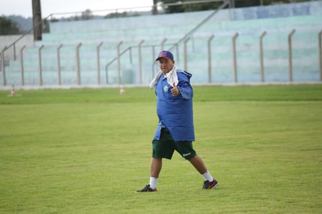 Diretoria do Altos surpreende após treino e demite Paulinho Kobayashi
