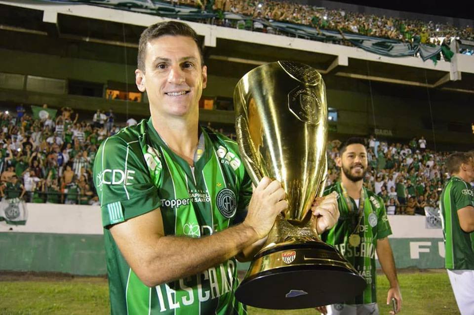 Fumagalli, ídolo do Guarani, é homenageado pela Câmara Municipal de Campinas