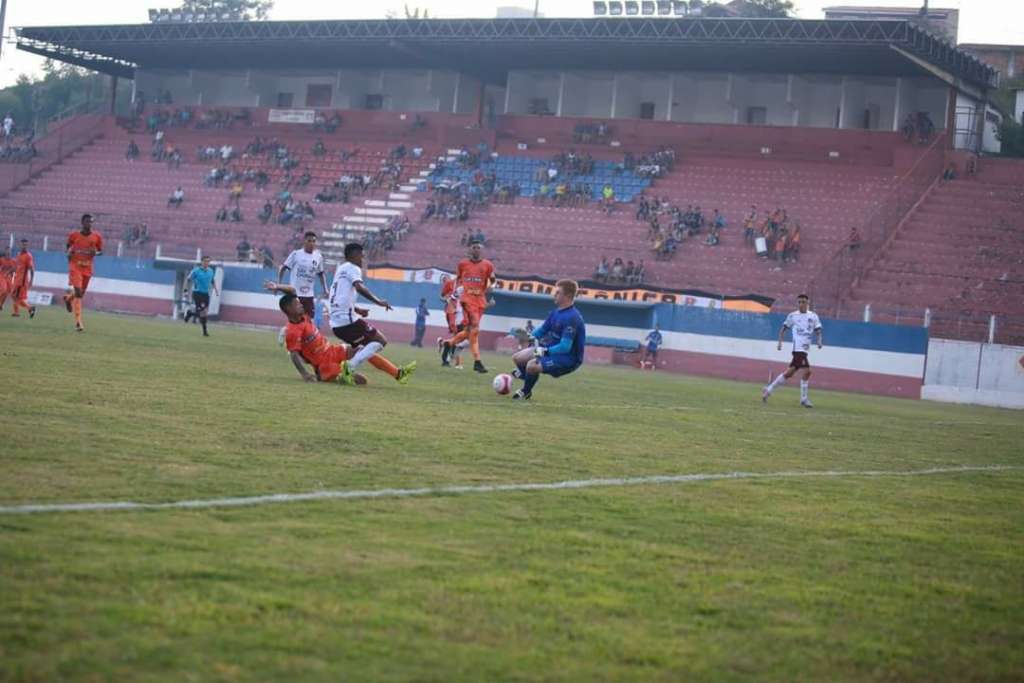 Jovem goleiro brilha no Manthiqueira no Paulista Sub 20 e grandes times ficam de olho