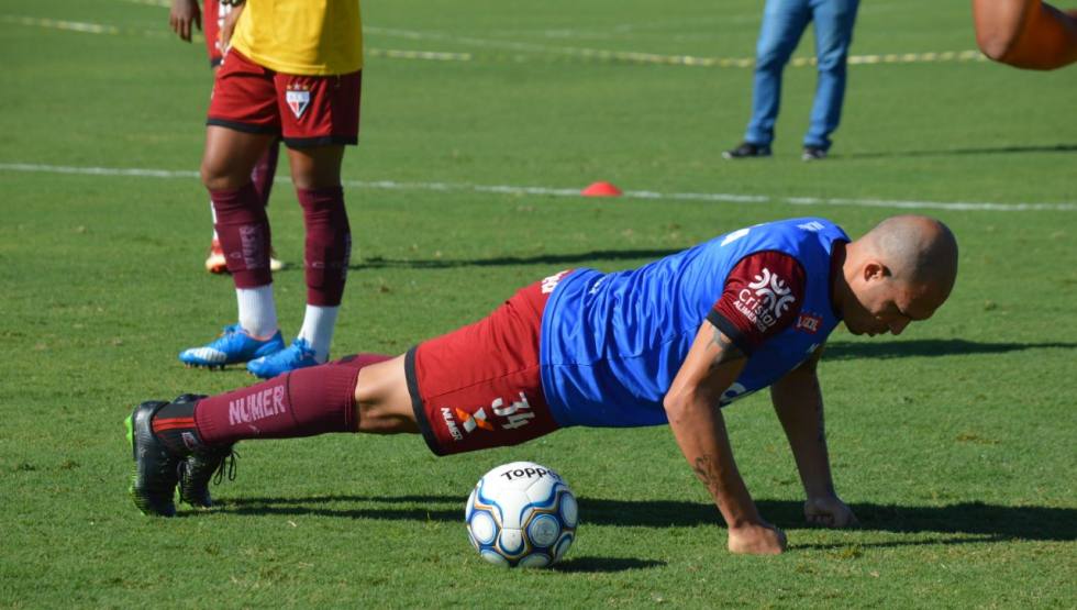 Atlético-GO x Londrina - No estádio Olímpico, Tubarão revê Claudio Tencati