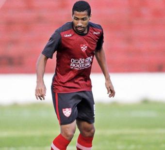 Maycon Lucas aprova bom início e mira classificação