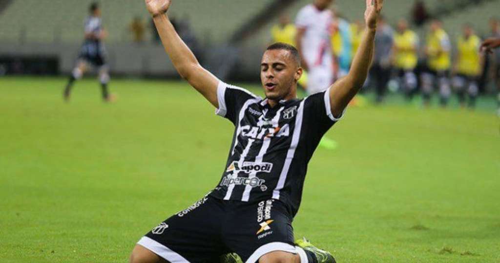 Palmeiras encaminha contratação para 2019 e repete tática de frustrar rivais