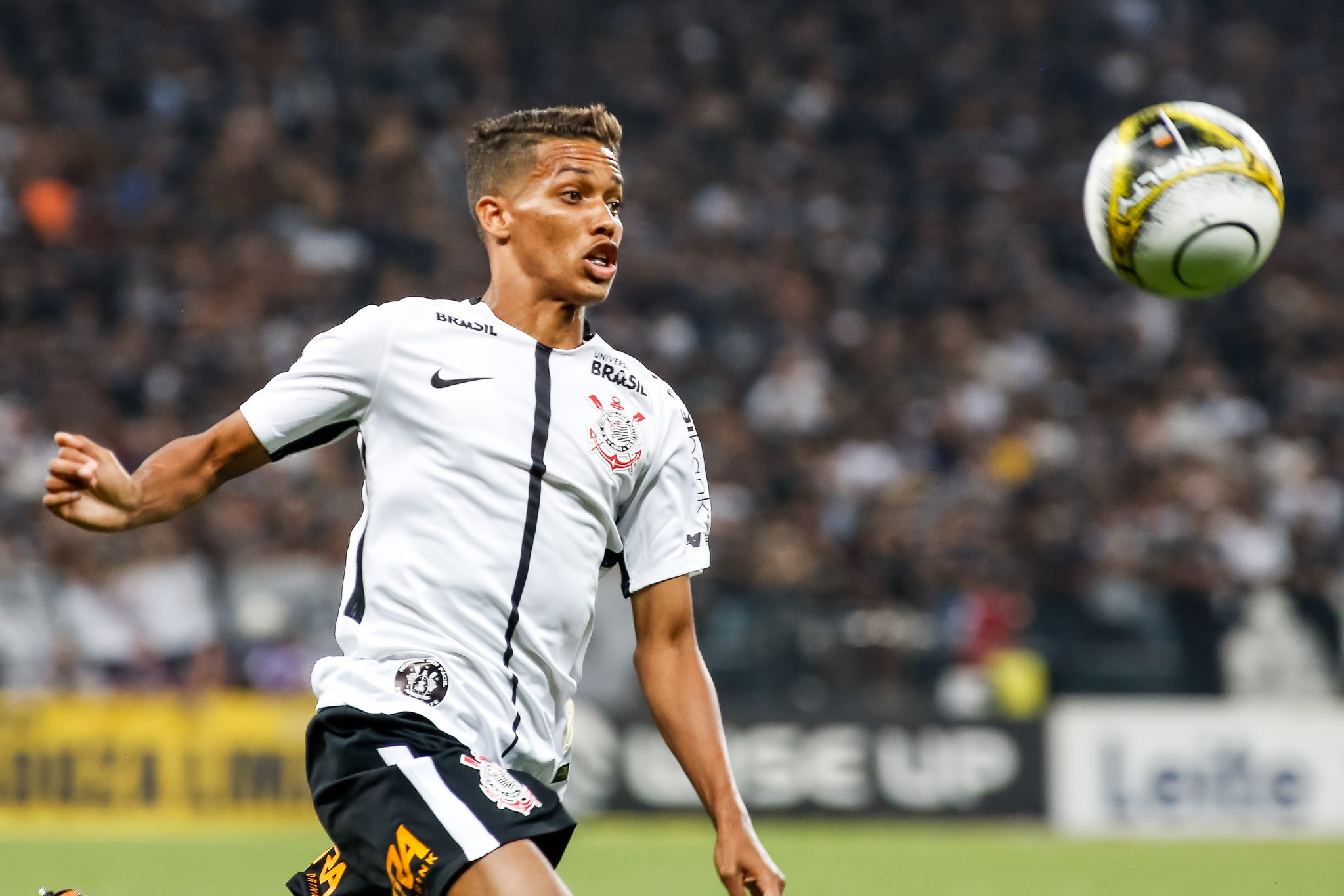 Pedrinho mostra maturidade e deve ser titular do Corinthians no clássico