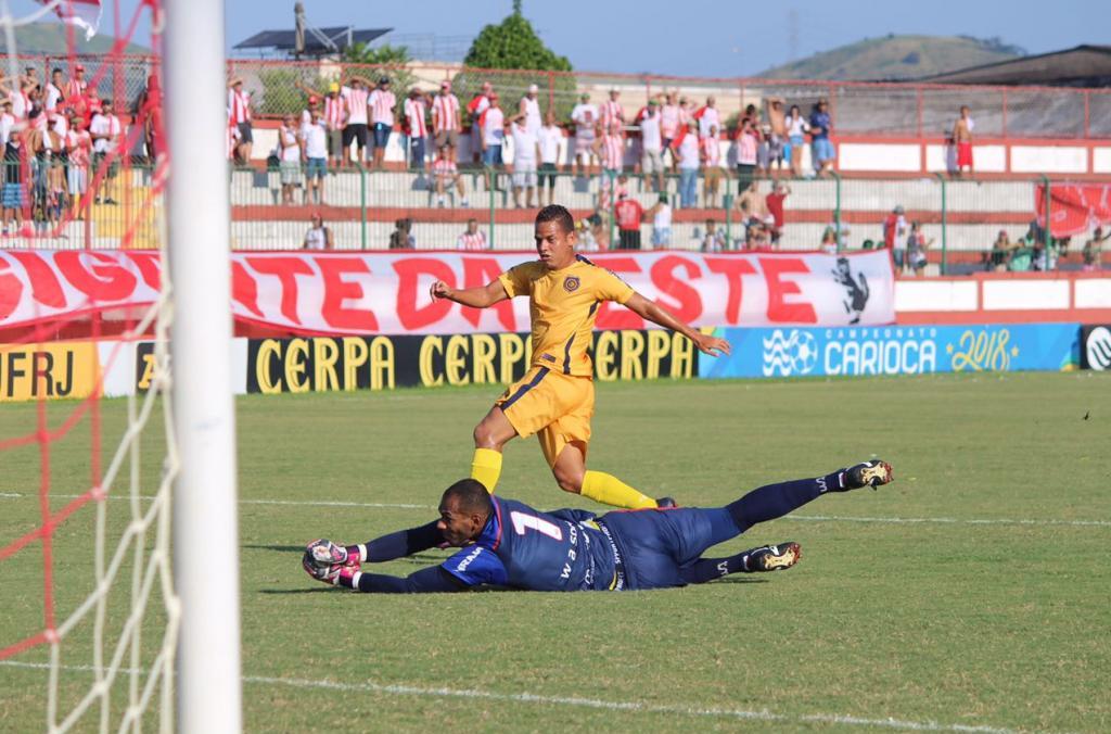 Série D: Ex-volante do Fluminense, Rafinha celebra volta ao Madureira: “Fico muito feliz