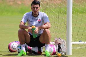 Vitória não libera Jonatas Belusso para time da Série B do Brasileiro