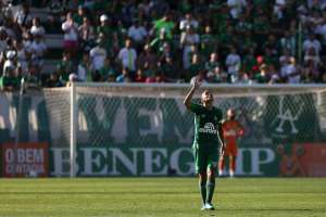 Pressionado, Gilson Kleina faz mistério sobre time titular da Chapecoense