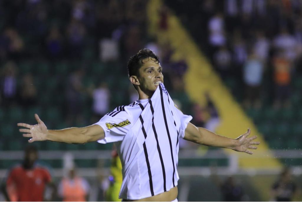 Figueirense aposta nos gols do artilheiro Henan para vencer o rival no Orlando Scarpelli