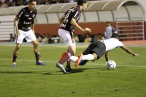 Ferroviária 1 x 2 Tubarão-SC - Catarinenses avançam e complicam Ferrinha