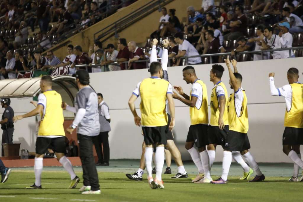 Ferroviária 1 x 2 Tubarão-SC - Catarinenses avançam e complicam Ferrinha 3 0002050313228 img