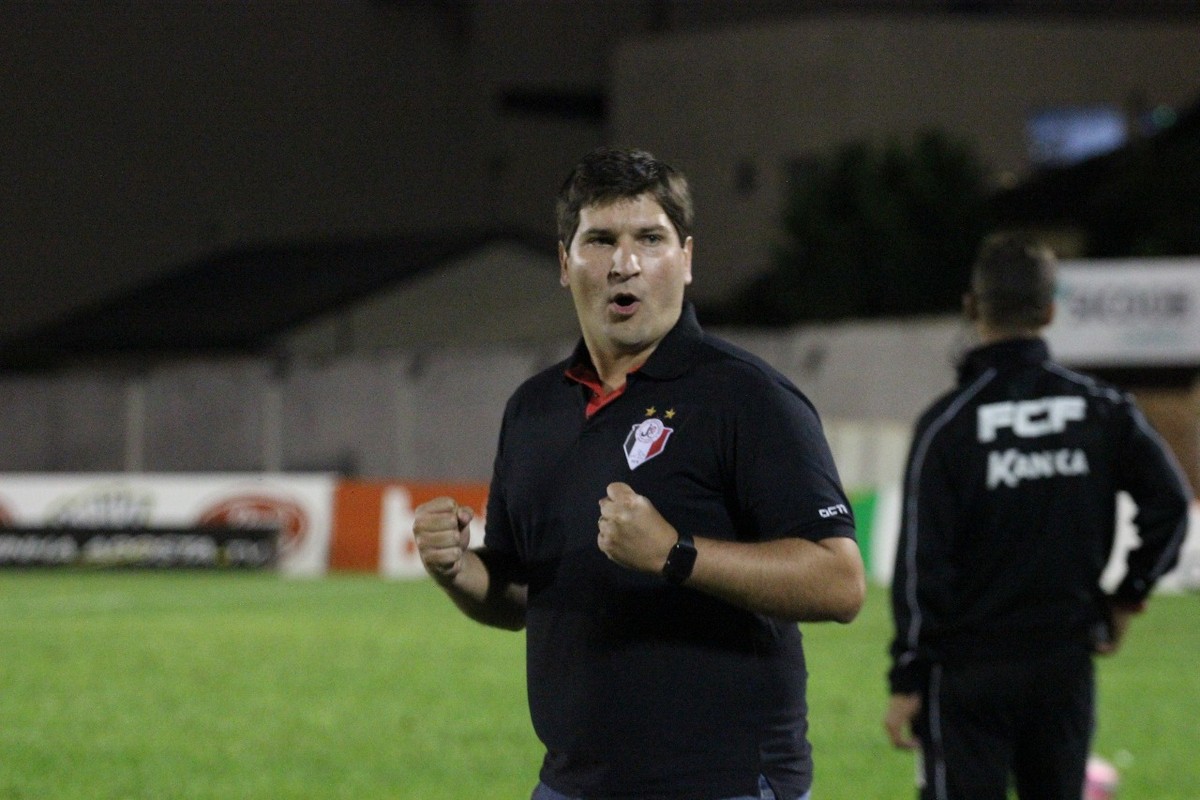 Série C: Reunião define futuro da comissão técnica do Joinville