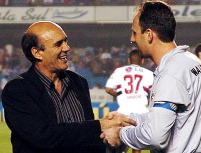 Waldir Peres deu entrevista durante jogo