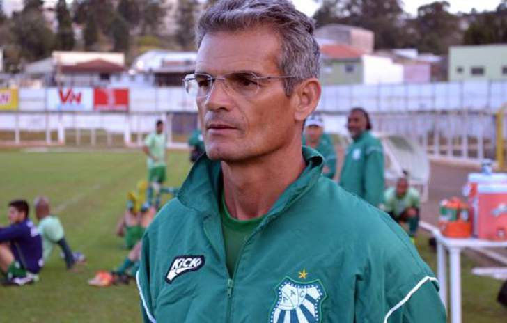 Tupi age rápido e contrata técnico campeão da Série D com o Tombense