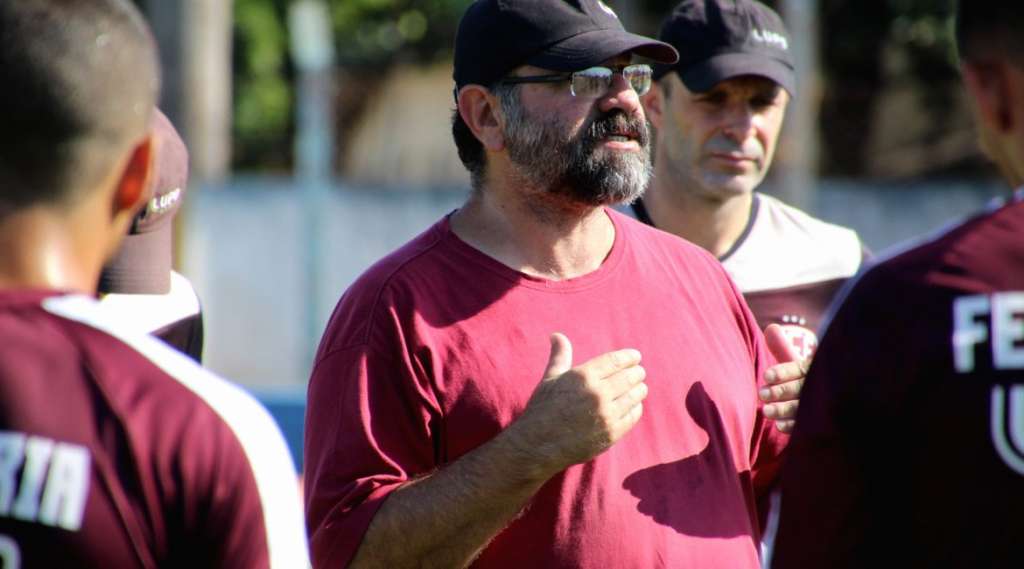 Perto da eliminação, Ferroviária demite PC de Oliveira Perto da eliminação, Ferroviária demite PC de Oliveira