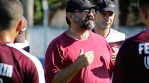 Série D: Perto da eliminação, Ferroviária demite PC de Oliveira