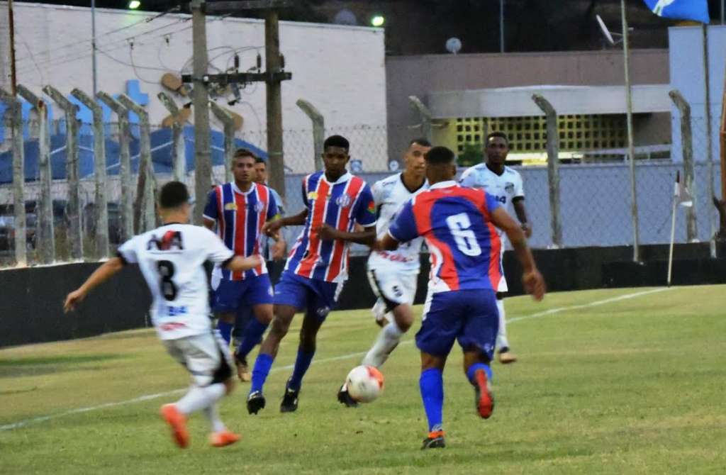 Com direito a dois gols antes dos cinco minutos, Lobão perdeu por 4 a 1 (Foto: Gustavo Curvelo/Divulgação)