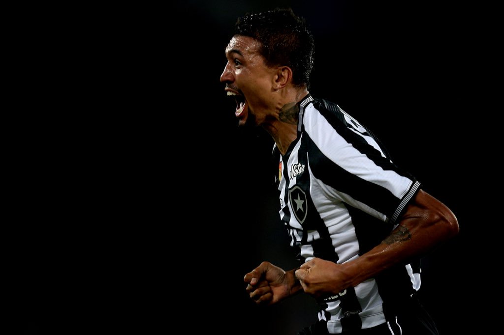 Botafogo 2 x 1 Fluminense – Jefferson brilha e Fogão reage no Brasileirão