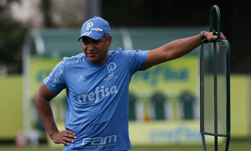 Roger Machado vem sendo criticado no Palmeiras