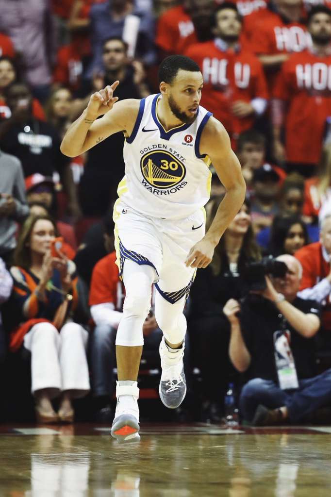 Com 37 pontos de Durant, Warriors bate Rockets fora e faz 1 a 0 na final